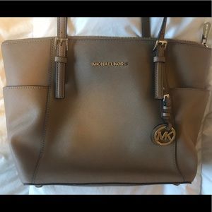 Michael Kors Jet Set Tote